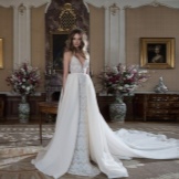 Robe de mariée avec une jupe décontractée de Berta Bridal
