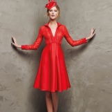 Robe courte de soirée rouge de Pronovias
