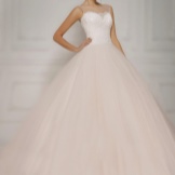 Robe de mariée à la manière d'une princesse