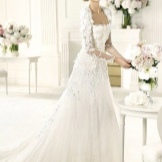 Esküvői ruha a 2013-as gyűjteményből, Elie Saab négyszögletes nyakkivágással