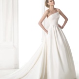 A Pronovias csodálatos esküvői ruha a GLAMOR kollekcióból