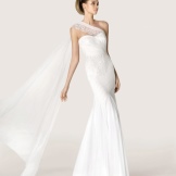 Robe de mariée par Pronovias avec une sangle
