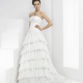 Robe de mariée de Pepe Botella à plusieurs couches