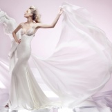 Robe de mariée de Chiarade droite avec un train
