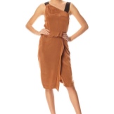 Robe asymétrique au cou (décolleté)