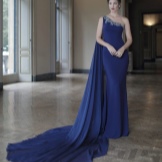 Robe avec train par Tariq Ediz