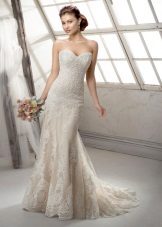 Robe de mariée en dentelle avec train
