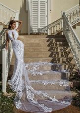 Robe de mariée avec décolletés et train