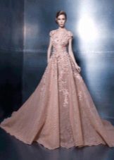 Robe de soirée trapèze avec application de fleurs