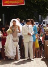 Robe de mariée franche en forme de sous-vêtement et de train