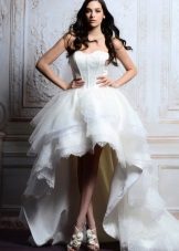 Robe de mariée courte magnifique avec un train long