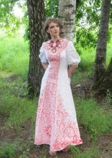 Robe de mariée avec broderie à la russe