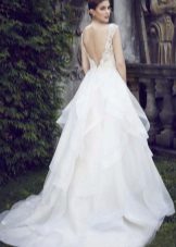 Robe de mariée avec traine de l'ourlet