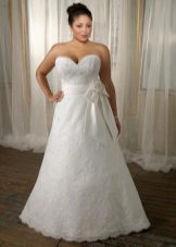 Robe de mariée pour le complet avec un corset