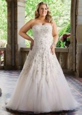 Robe de mariée pleine, perlée