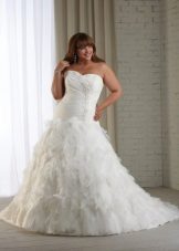 Robe de mariée avec volant pour plein