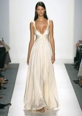 Robe de mariée de Reem Acra avec décolleté