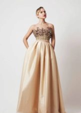 Robe de soirée beige moelleuse