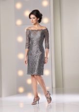 Vestido de noite com decote de barco