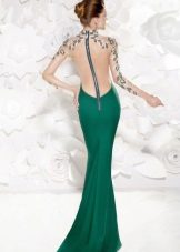 Robe de soirée avec l'illusion d'un dos ouvert