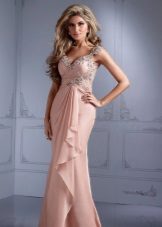 Robe de soirée beige à la grecque