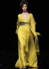 Robe de soirée jaune à la grecque