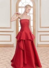Robe de soirée rouge avec basky au sol