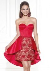 Robe de soirée rouge de Tariq Ediz
