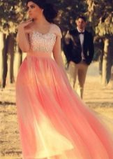 Robe de soirée élégante de grande taille jusqu'au sol