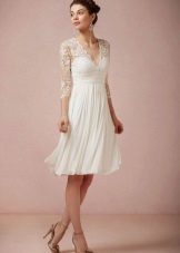 Robe de mariée courte avec jupe évasée