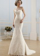 Robe de mariée en dentelle de la collection ROMANCE de Naviblue Bridal