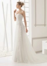 Robe de mariée avec empiècements en dentelle