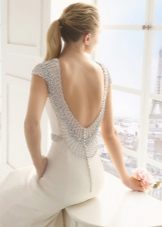 Robe de mariée avec décolleté en strass