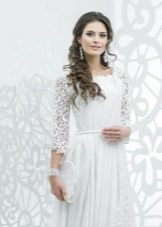 Robe de mariée avec des manches en dentelle