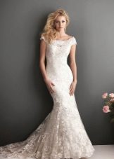 Robe de mariée en dentelle ivoire