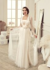 Robe de mariée avec une cape de Tatiana Kaplun