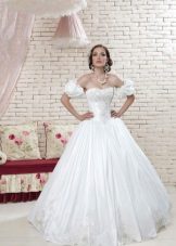 Robe de mariée à manches bouffantes de la collection Love & Lacky