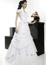 Robe de mariée de la collection Courage a-silhouette