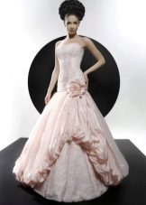 Robe de mariée de la collection Courage rose