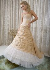 Robe de mariée de la collection Femme Fatale doré