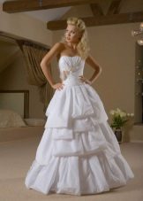 Robe de mariée de la collection Femme Fatale à plusieurs niveaux