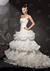 Esküvői ruha a To Be Bride 2013-tól, többszintű szoknya