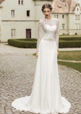 Robe de mariée droite fermée avec train