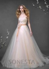 robe de mariée par Romanova pêche