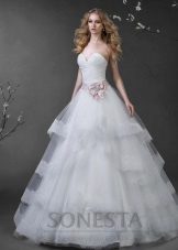 Robe de mariée de la collection Love Story, magnifique à plusieurs niveaux