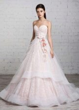 Robe de mariée rose de Romanova