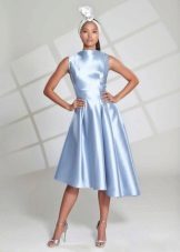 Robe de soirée bleue festive sur la Svaldba