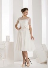 Robe de mariée courte de Vasilkova avec manches