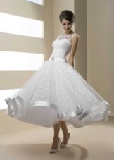 Robe de mariée au style rétro par Hadassah