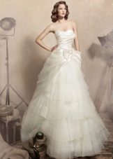 Robe de mariée à volants de la collection En route pour Hollywood